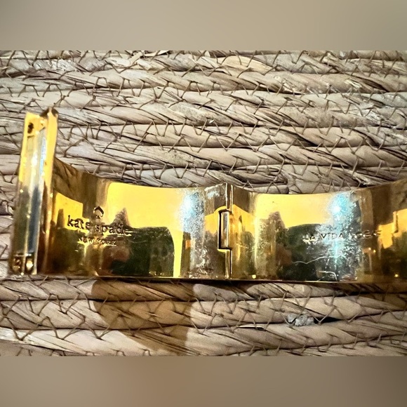 KATE SPADE  "La Vida Loca" Chevron Ziggurat Bracelet  Gold & White/Black - Picture 5 of 9